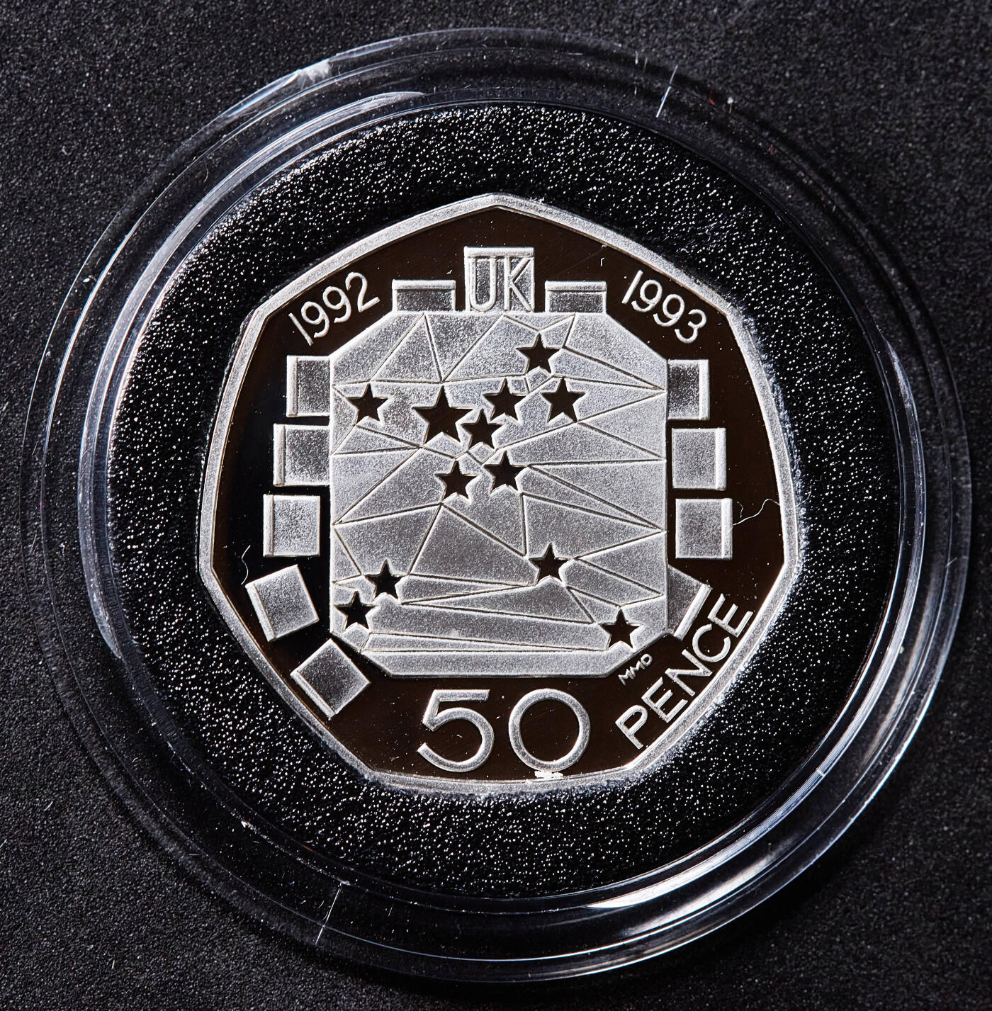 【俄甄集藏】2026年(050)04-01星期三 晚 19:30 全场包邮 英国1992年纪念担任92-93欧共体轮值主席国50便士精制银币，原盒证，重13.5克，925银，发行量35000枚