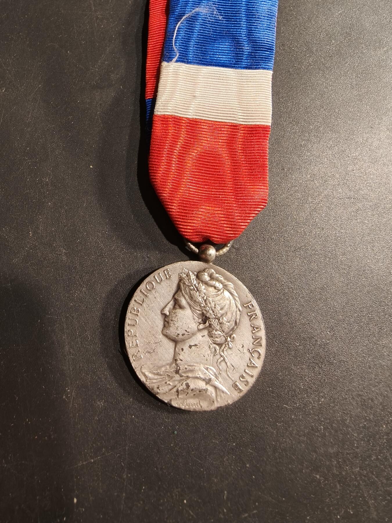 老王徽章第190期 法国银级劳工奖章    1975年实发   925银    11.6g