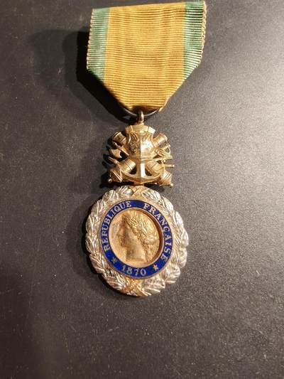 老王徽章第190期 - 法国军事奖章    三共时期    950银镀金珐琅     20g