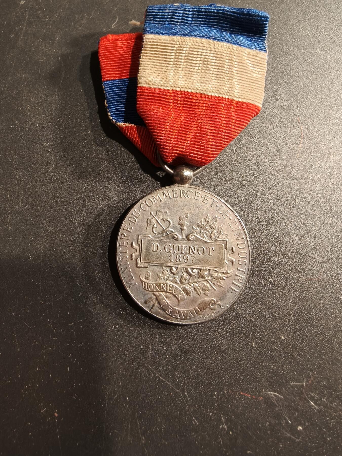 老王徽章第190期 法国银级劳工奖章     原盒   少见19世纪版本     950银     12.7g