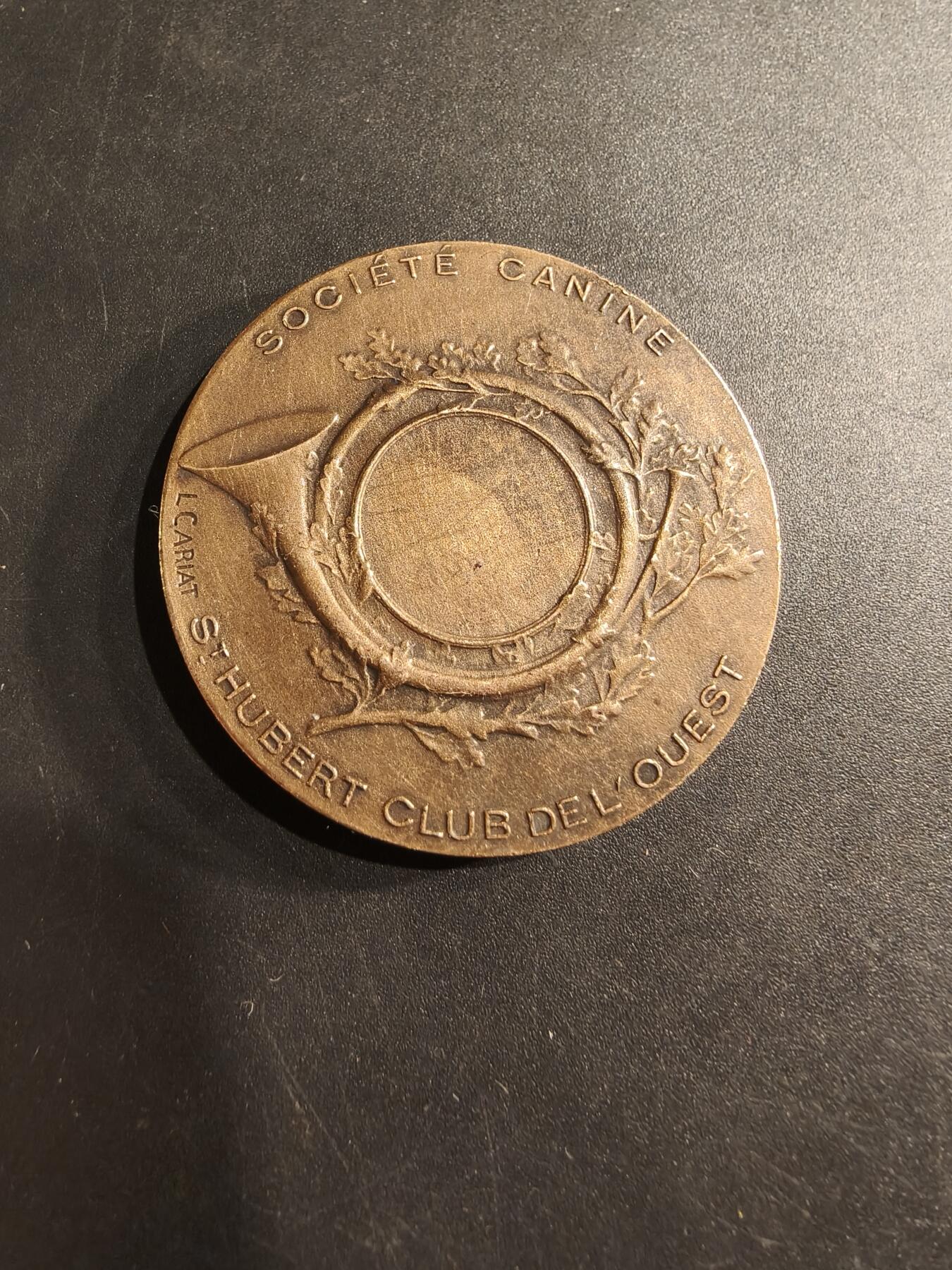 老王徽章第190期 法国圣胡伯特宠物犬协会大铜章     直径41mm     重量30.8g