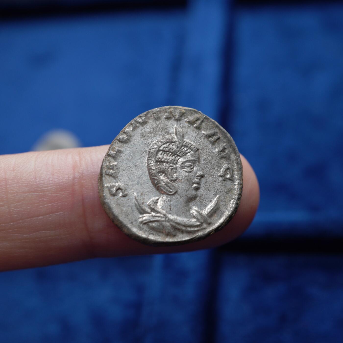 琋语集藏2026年04月欧洲古典打制币拍卖 古罗马帝国-皇后萨洛尼娜1安敦尼安洗银币