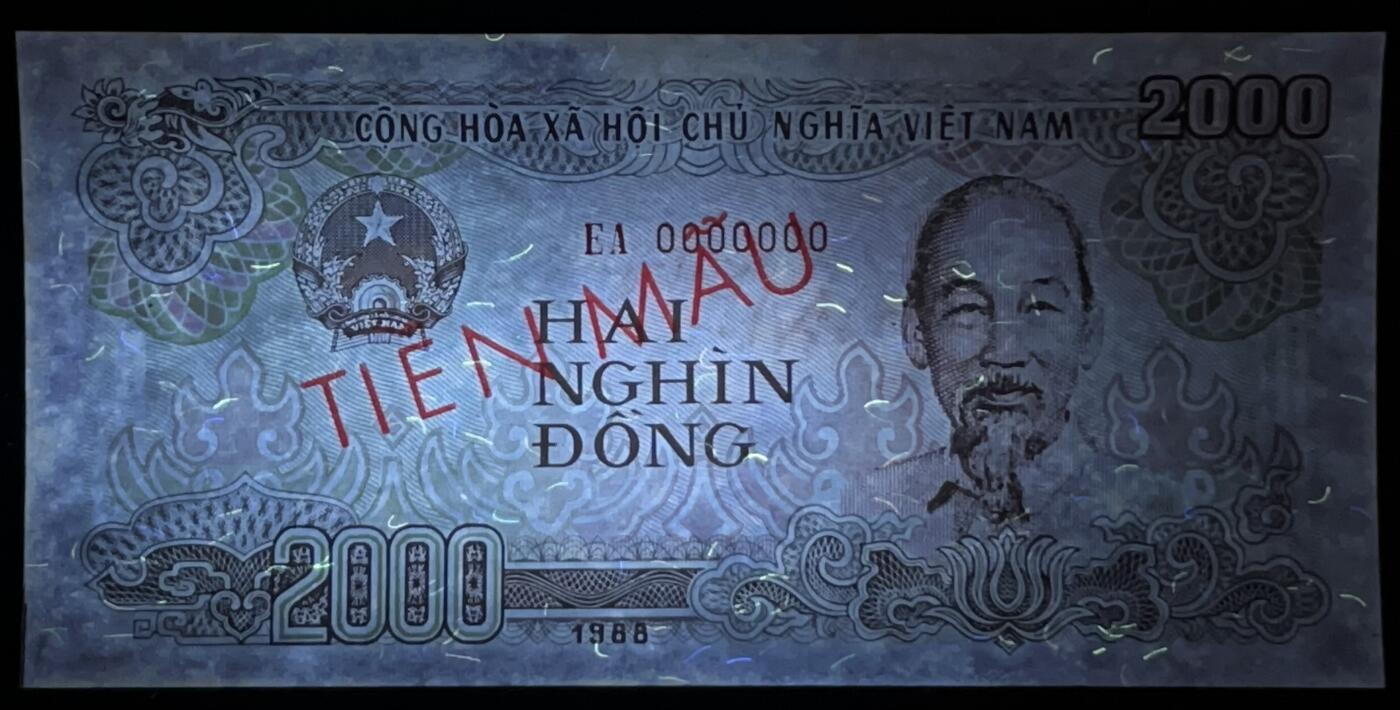 小福收藏拍卖第203期 裸钞场 本期有多张豹子号靓号 仅发行1000枚亚克力砖封蒙古20000图格里克帝国800周年纪念钞 瑞士200法郎 百慕大样钞洋葱冠全套 巴林首版大全套 卡塔尔四张套 越南 保加利亚 马其顿等多国精美纸币 越南 1988年 2000盾 全0样钞 有黄 unc-