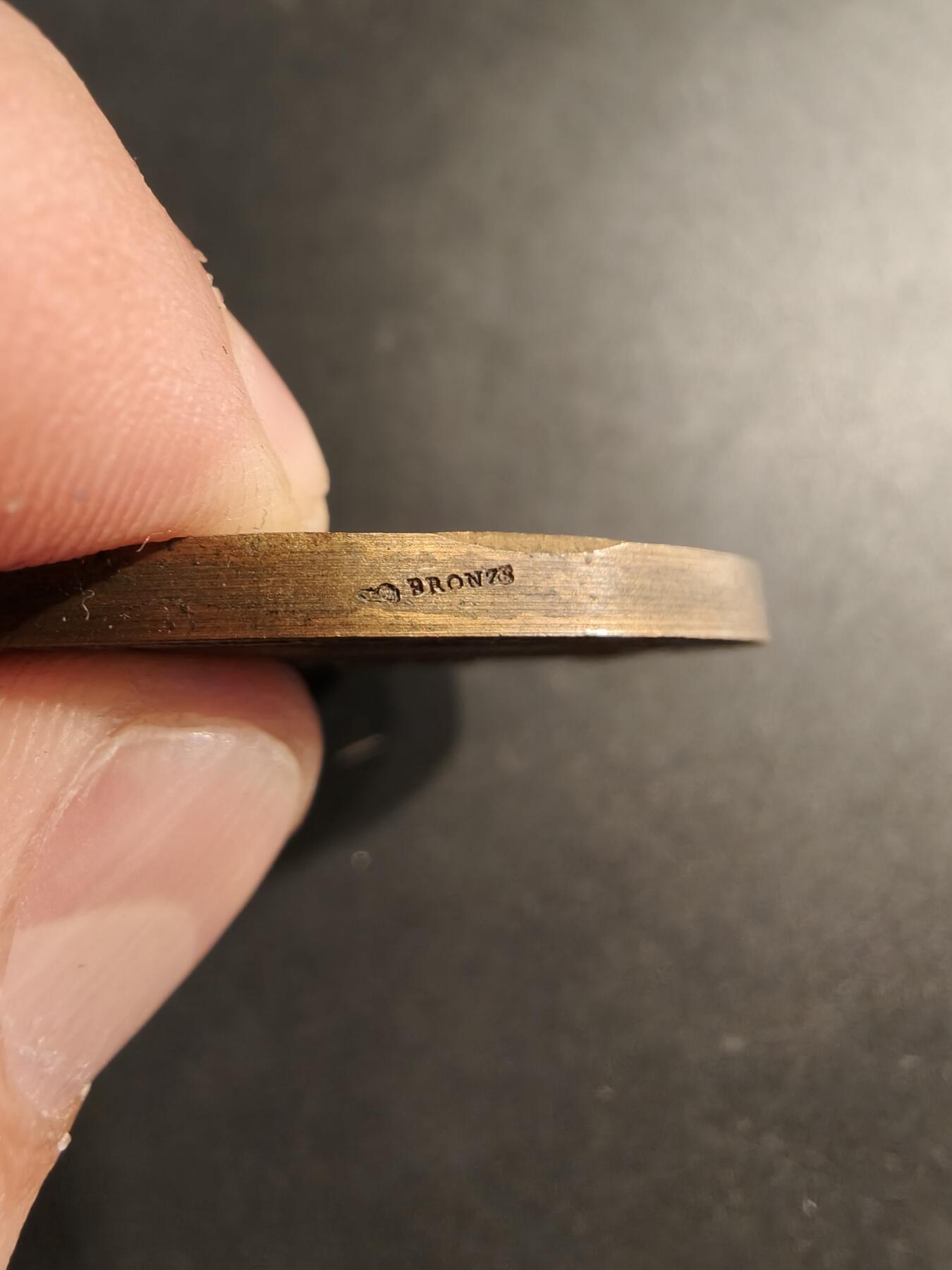 老王徽章第190期 法国农业部农业协会大铜章     播种女神    直径50mm    重量60g