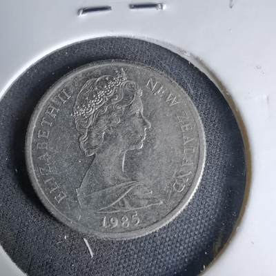 沼泽如烟--第1037场 - 新西兰1985年五分浅雕版