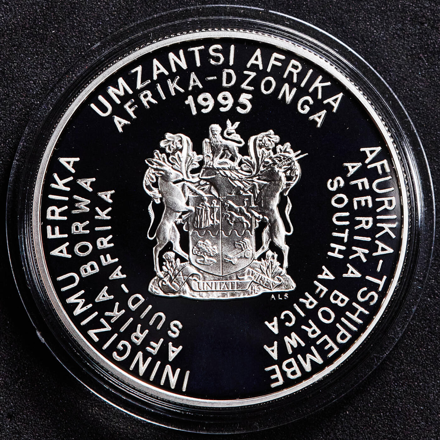 【俄甄集藏】2026年(050)04-01星期三 晚 19:30 全场包邮 南非1995年纪念联合国成立50周年2兰特精制大银币，重33.626克，925银，发行量1412枚，稀少品种
