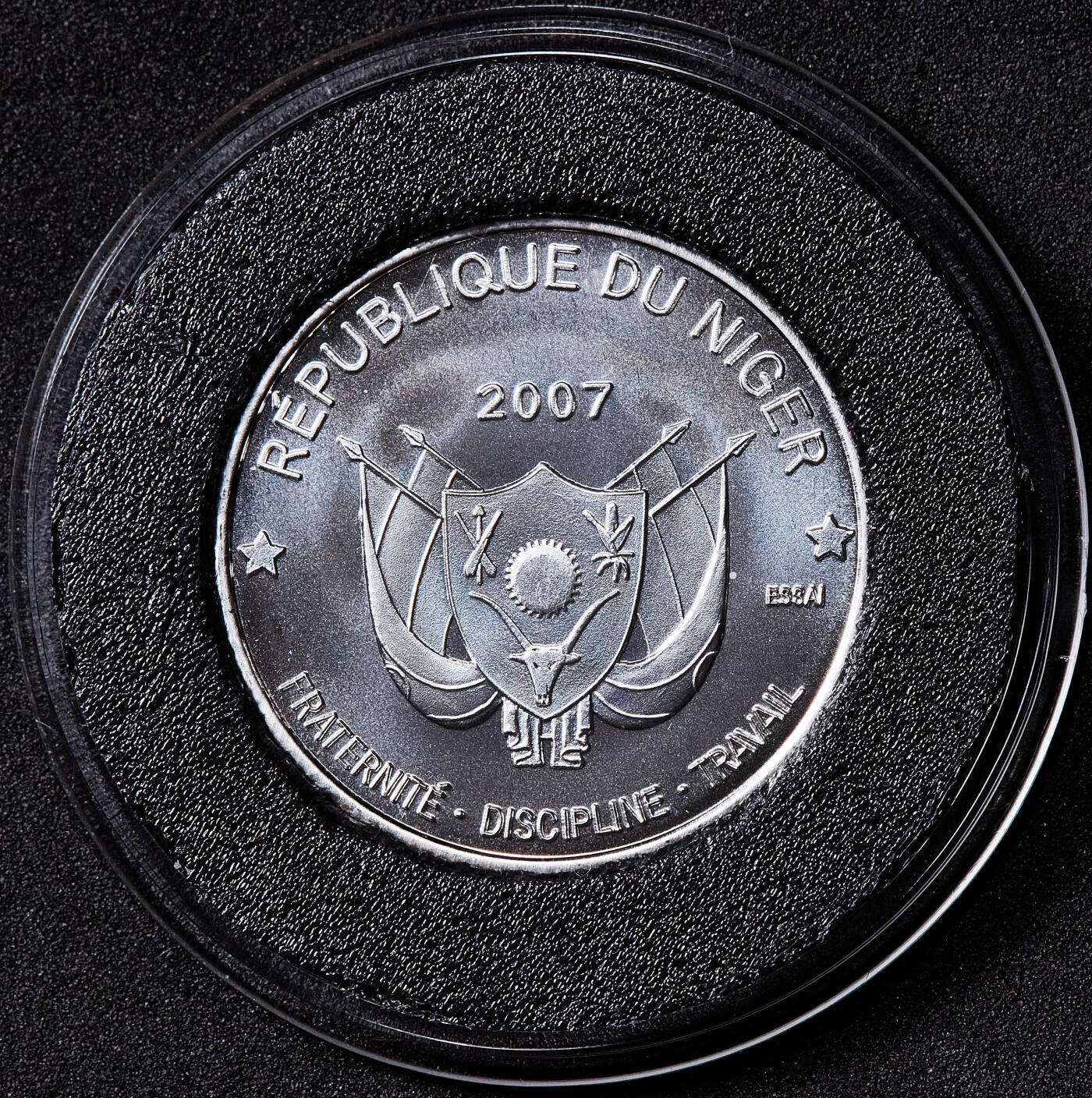 【俄甄集藏】2026年(050)04-01星期三 晚 19:30 全场包邮 尼日尔2007年约翰·布朗头像像纪念废除黑奴200周年2500法郎银质样币，重7.8克，999银，发行量850枚