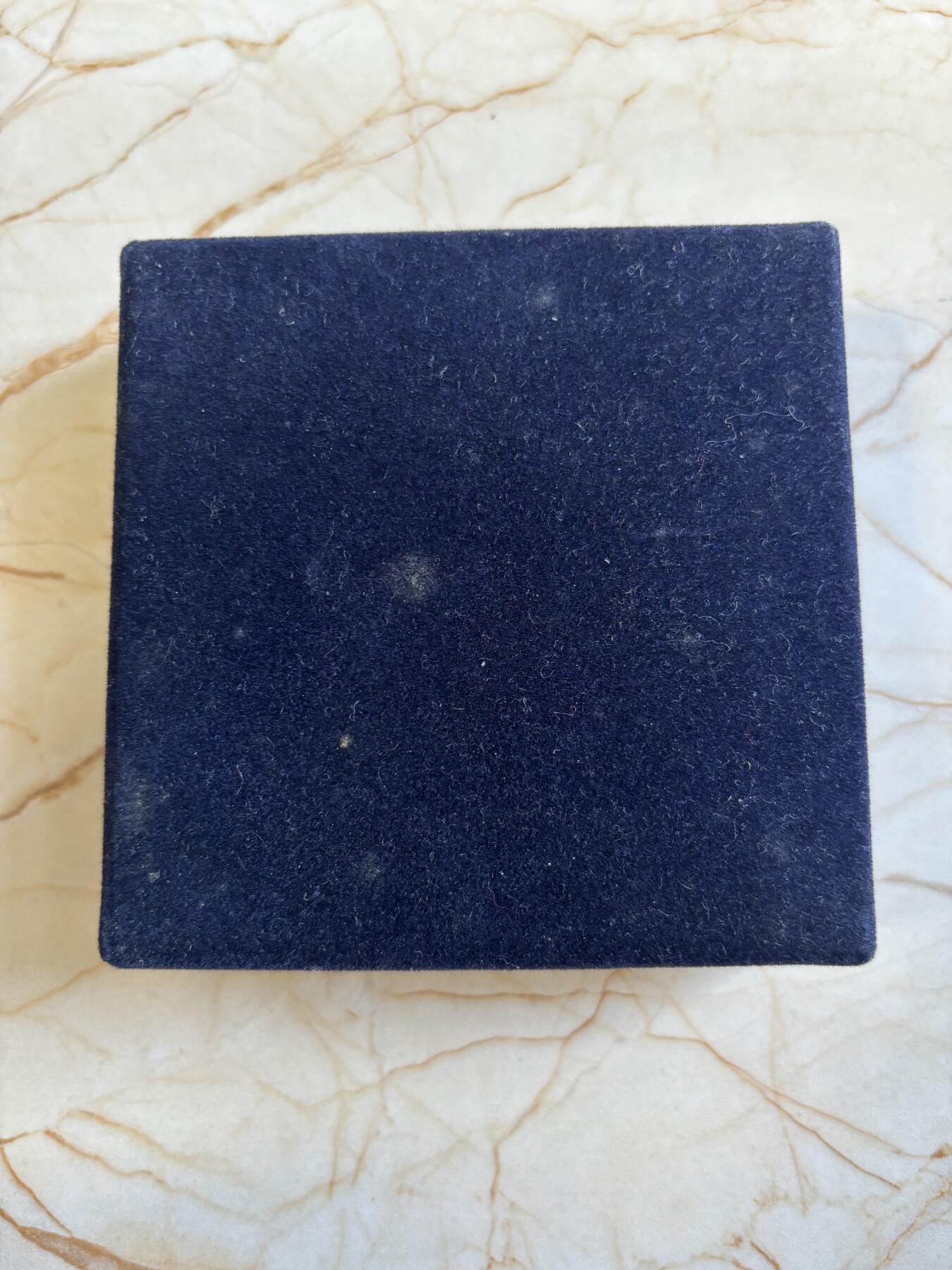 第194期拍卖 白俄罗斯2010年世博会33.62克纪念银币带盒证，925银，发行5000，有少许手印