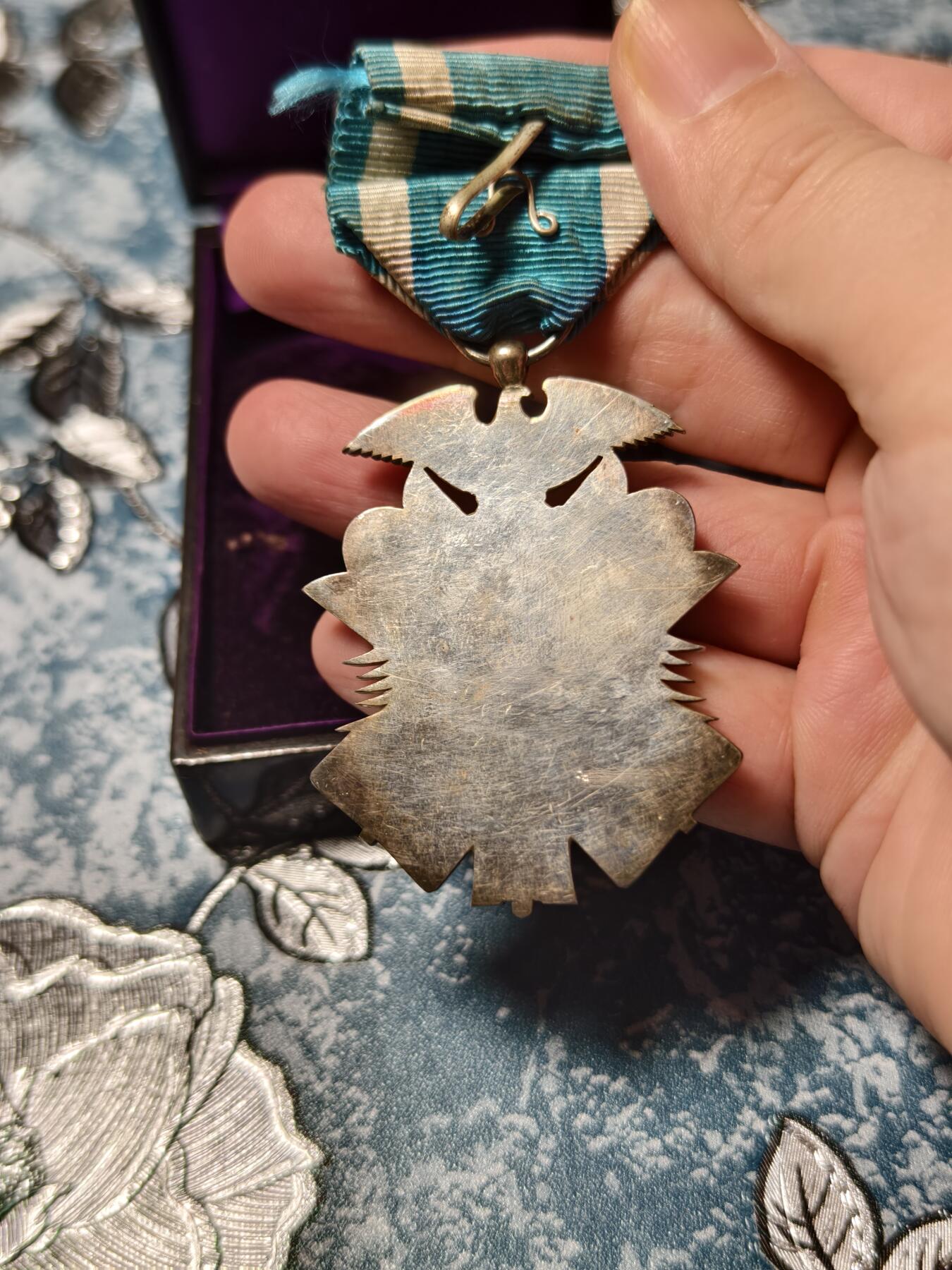 抚柳草堂-第二十期章牌钱币  奖章勋章免佣最后一期 满百包邮 放漏专场 七鸟 勋七级金鵄勋章 银质33g 原盒美品 昭和早期