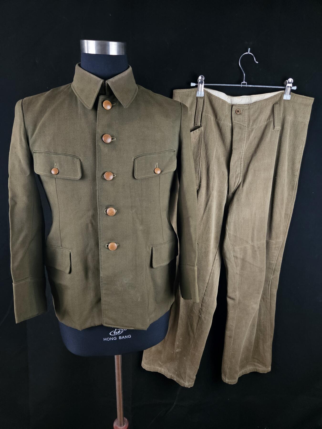 0元起拍勋章 第343期 咸鱼国勋章拍卖专场 4月1日（周三）下午6：00开始 日本战时 国民服一套 领围39 胸围95 肩宽42 衣长63 袖长54 腰围86 裤长95