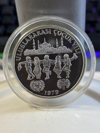 第194期拍卖 - 土耳其1979年联合国儿童年纪念银币，23.3克，925银，边缘有氧化