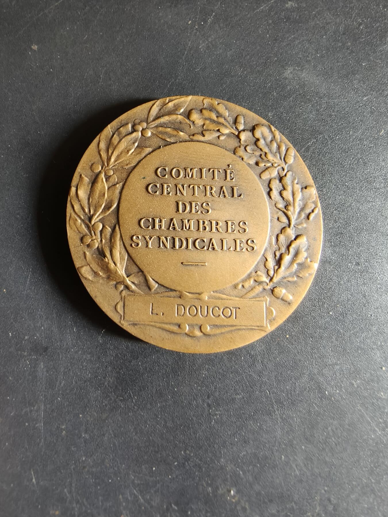 老王徽章第190期 法国中央工会委员会大铜章     原盒    公鸡头玛丽安娜      直径42mm     重量31g