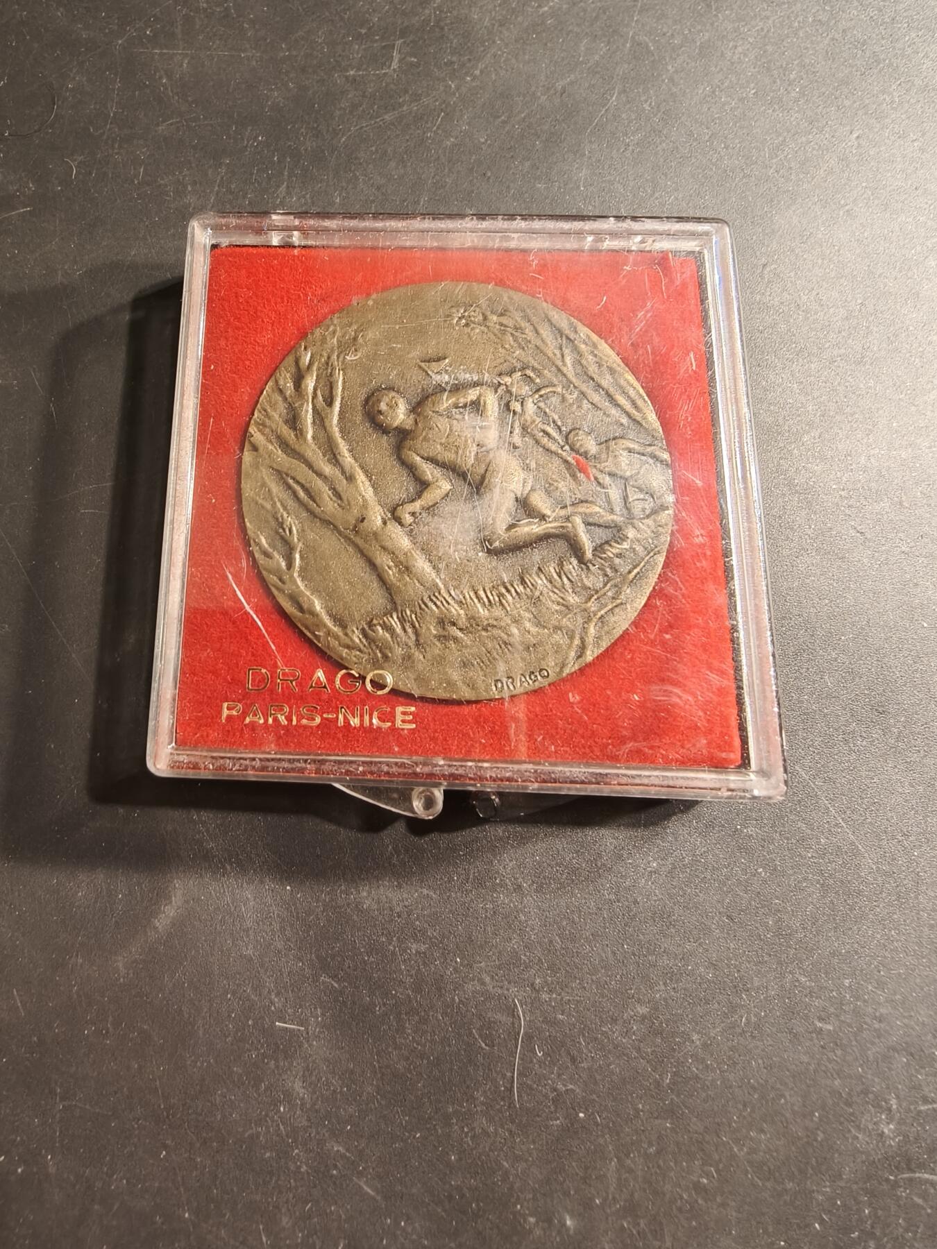 老王徽章第190期 法国长跑运动大铜章    原盒     直径50mm     重量63g