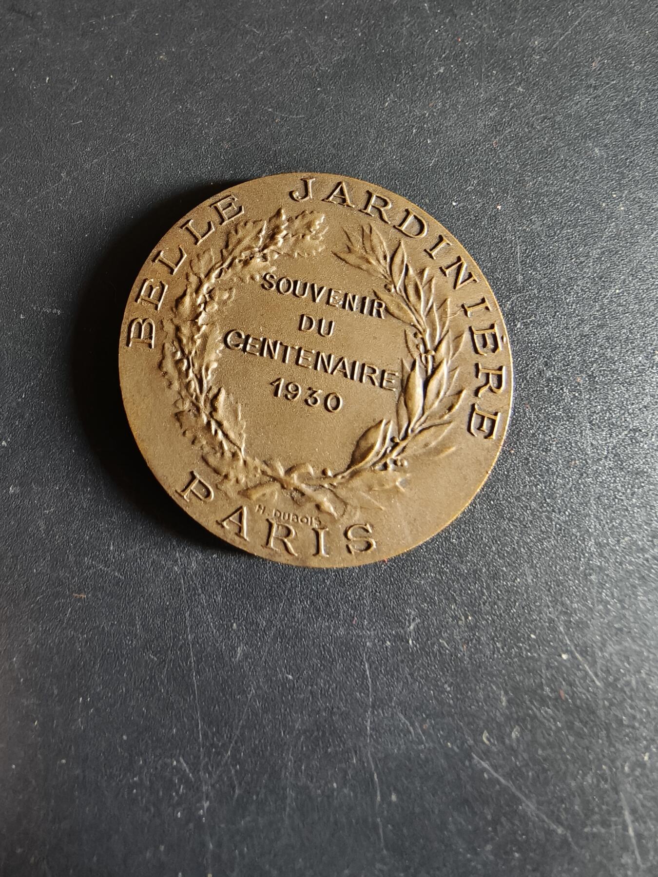 老王徽章第190期 法国丽嘉德尼尔百货公司成立100周年大铜章      原盒     直径33mm     重量15.3g
