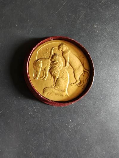 老王徽章第190期 - 法国图莱纳宠物猫协会大铜章    原盒     大师里维特作品      直径41mm     重量31.8g