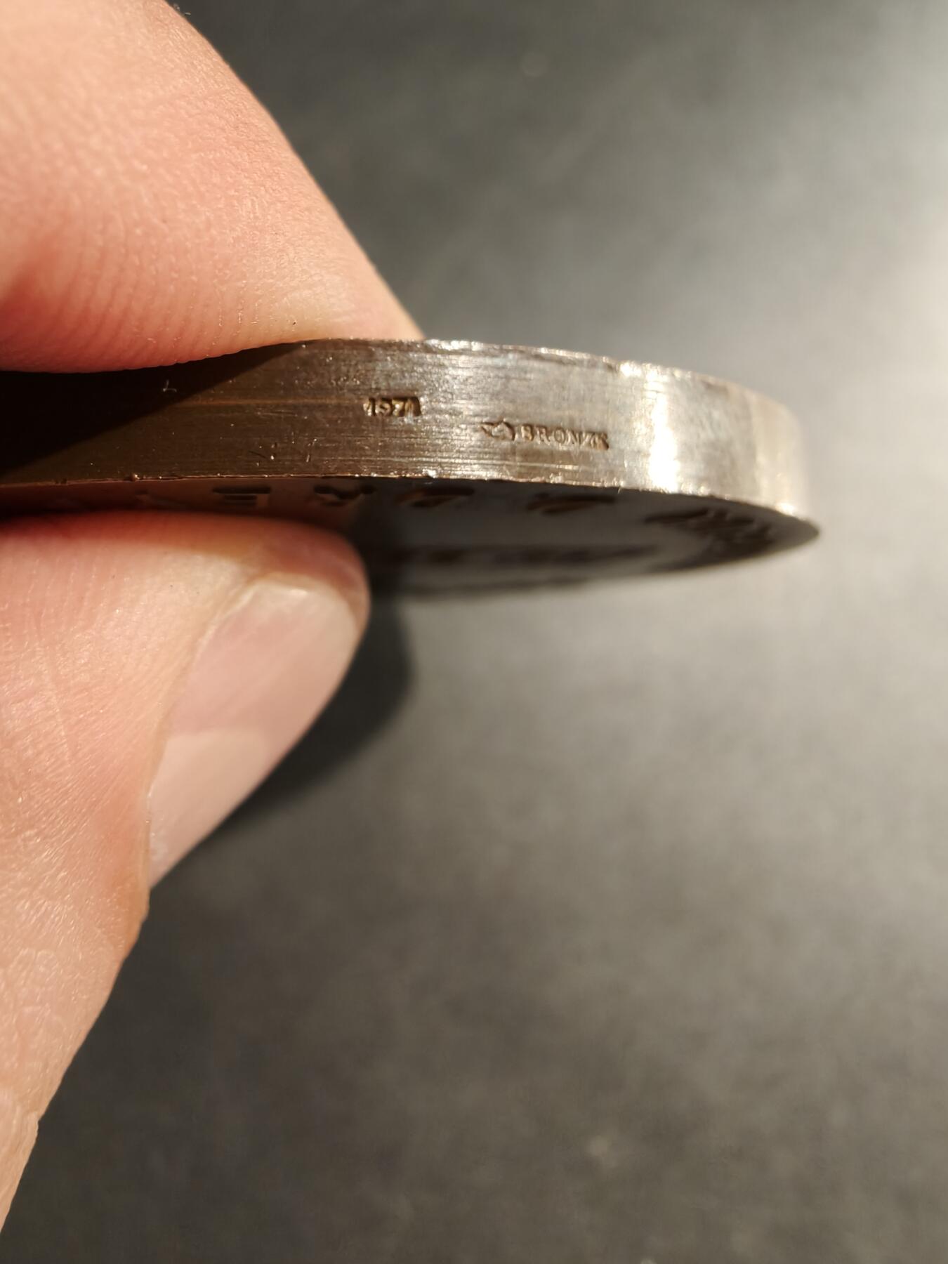 老王徽章第190期 法国1970年勒阿弗尔港口扩建工程启动大铜章    直径68mm    重量161.9g