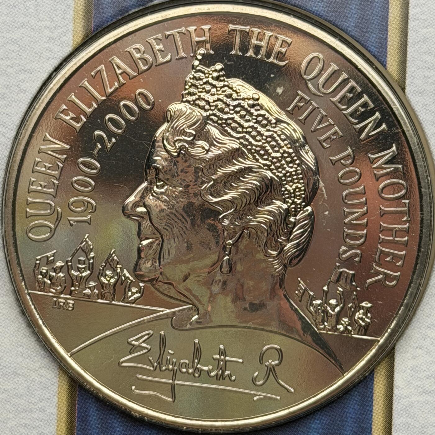 ＜星葵🌻钱币社＞第72期·东奔西走的硬币·3月31日发货 〈大型邮币封〉英国2000年王太后诞辰100周年5镑克朗型纪念币