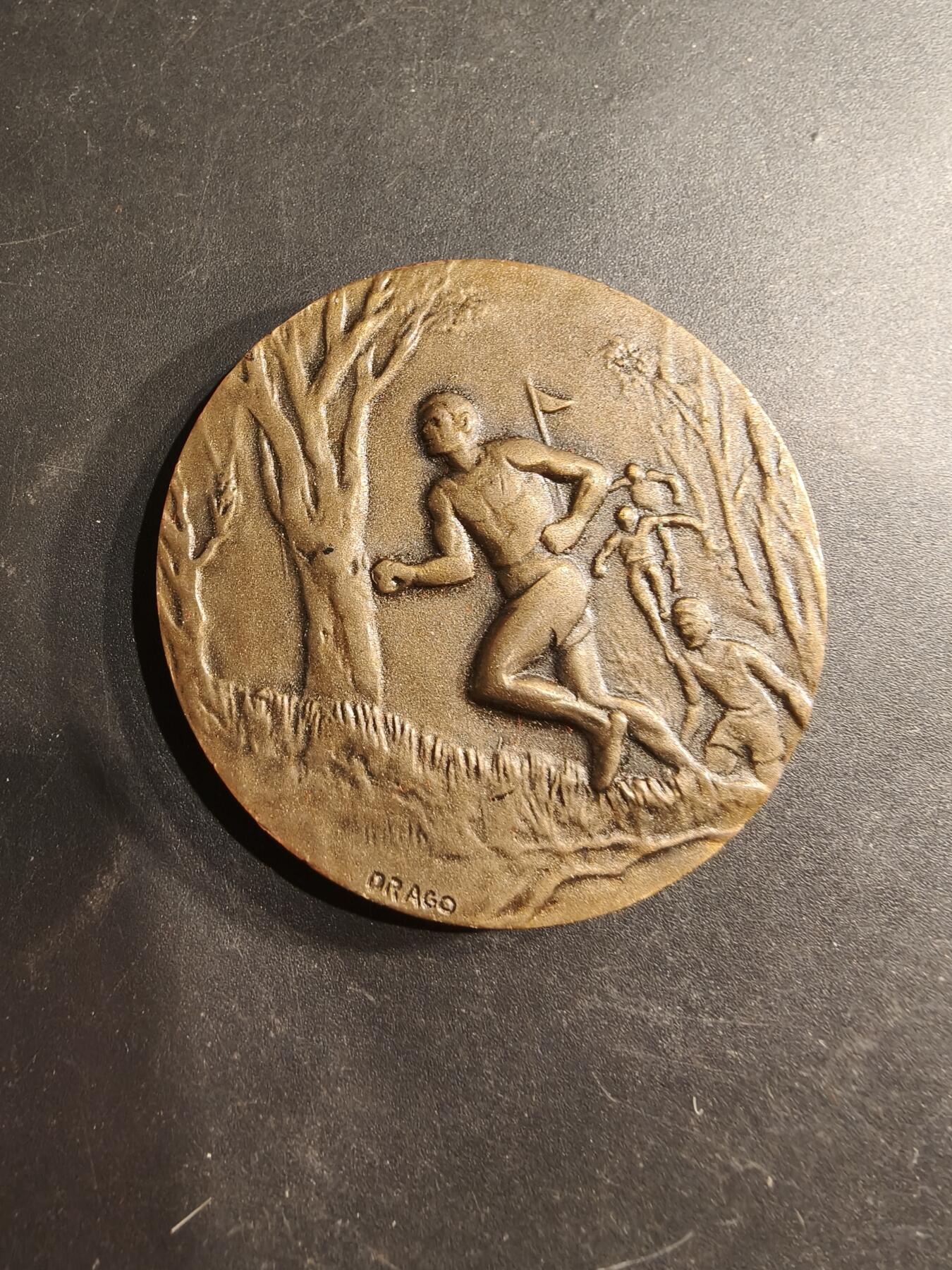 老王徽章第190期 法国长跑运动大铜章    原盒     直径50mm     重量63g