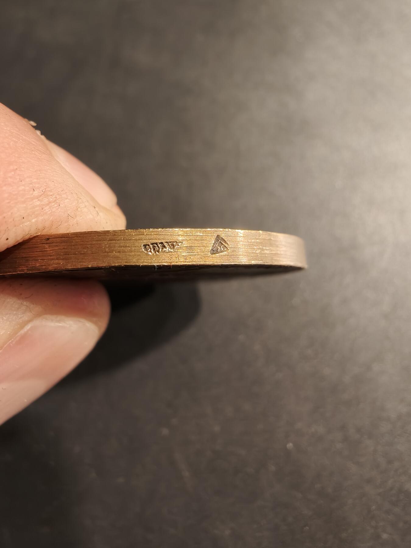 老王徽章第190期 法国圣胡伯特宠物犬协会大铜章     直径41mm     重量30.8g