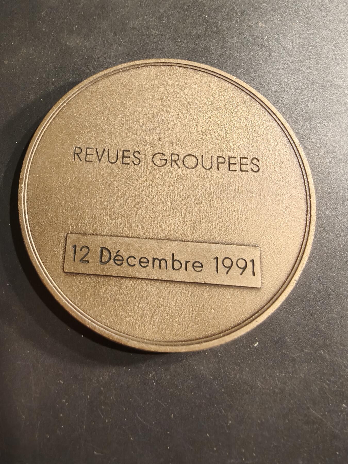 老王徽章第190期 法国陆军第45通信团纪念章    直径80mm    重量156.8g