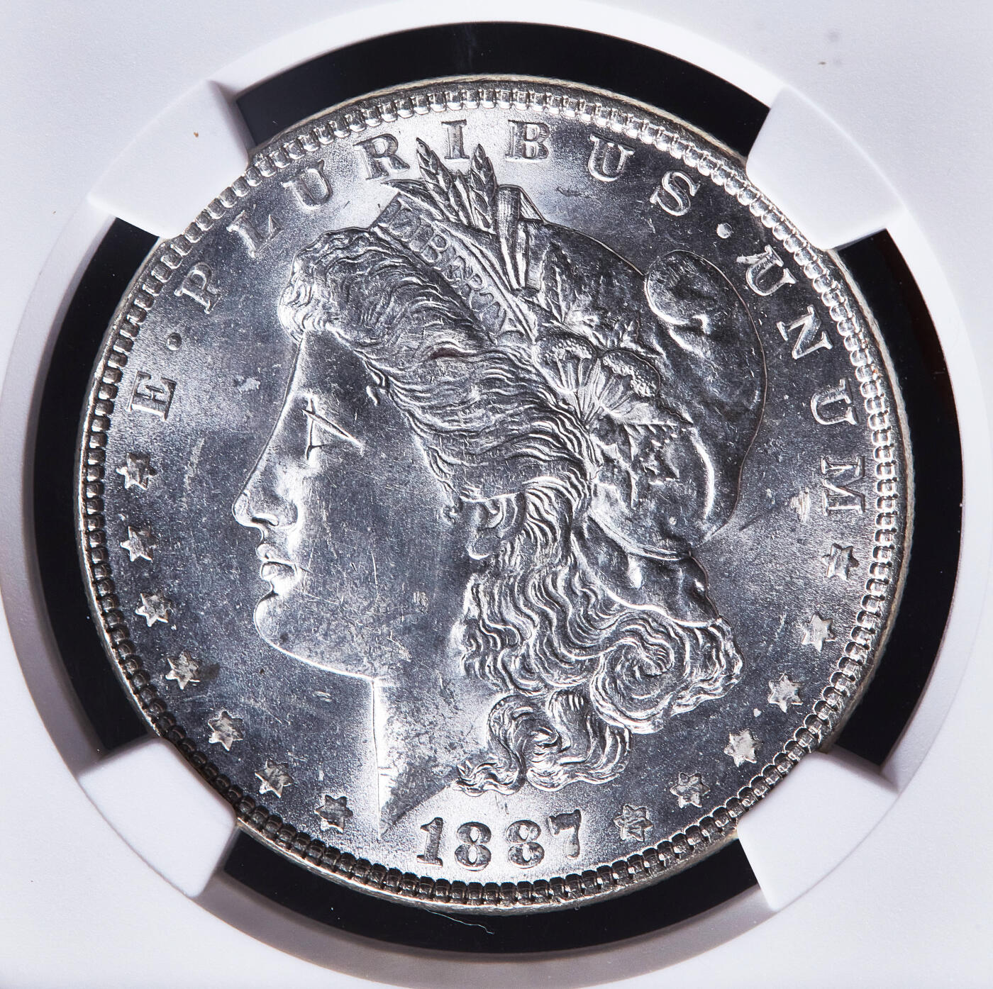 【俄甄集藏】2026年(050)04-01星期三 晚 19:30 全场包邮 美国1887年摩根1美元大银币，NGC MS63，转光品相