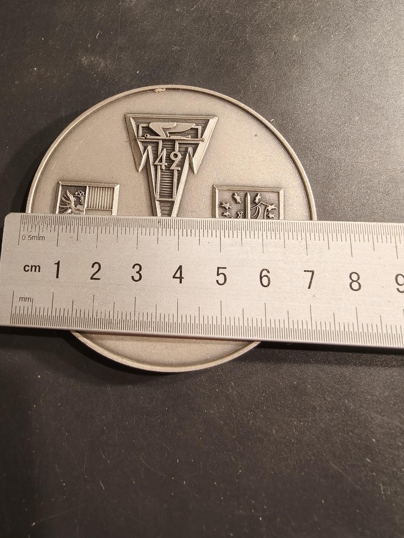 老王徽章第190期 法国陆军第42通信团镀银大铜章     直径72mm     重量185.4g