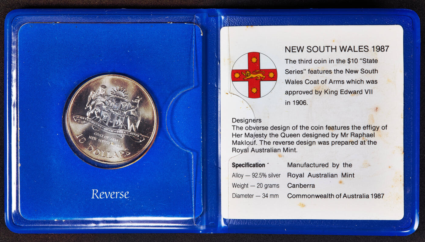 【俄甄集藏】2026年(050)04-01星期三 晚 19:30 全场包邮 澳大利亚1987年行政区系列-新南威尔士州10元册装银币，带证，重20克，925银，发行量55000枚