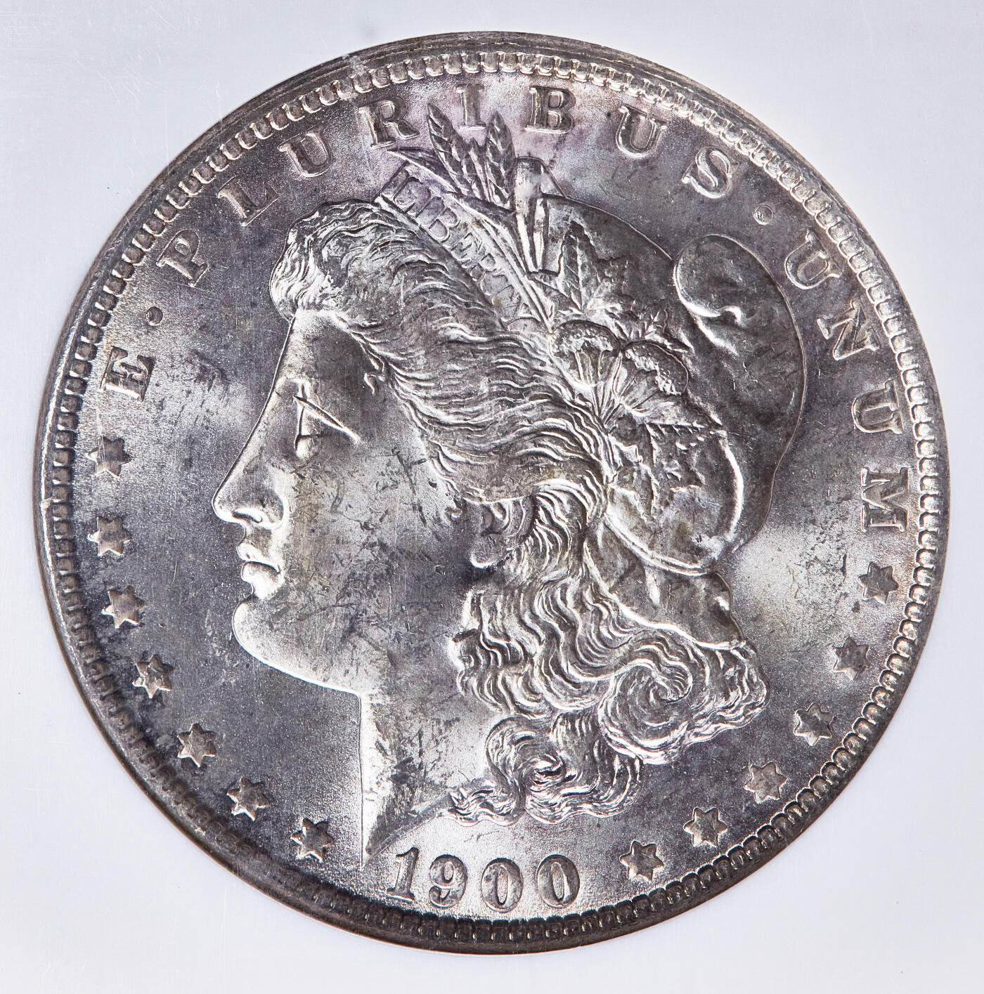 【俄甄集藏】2026年(050)04-01星期三 晚 19:30 全场包邮 美国1900年O版摩根1美元大银币，NGC MS63，转光品相