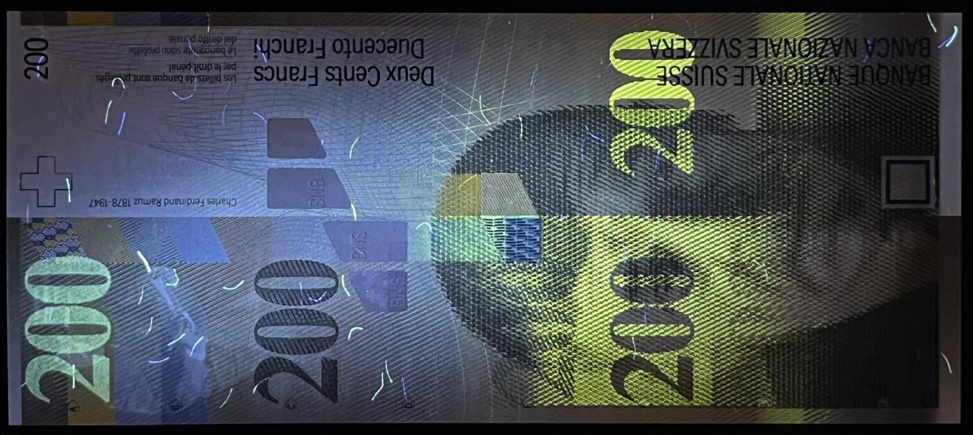 小福收藏拍卖第203期 裸钞场 本期有多张豹子号靓号 仅发行1000枚亚克力砖封蒙古20000图格里克帝国800周年纪念钞 瑞士200法郎 百慕大样钞洋葱冠全套 巴林首版大全套 卡塔尔四张套 越南 保加利亚 马其顿等多国精美纸币