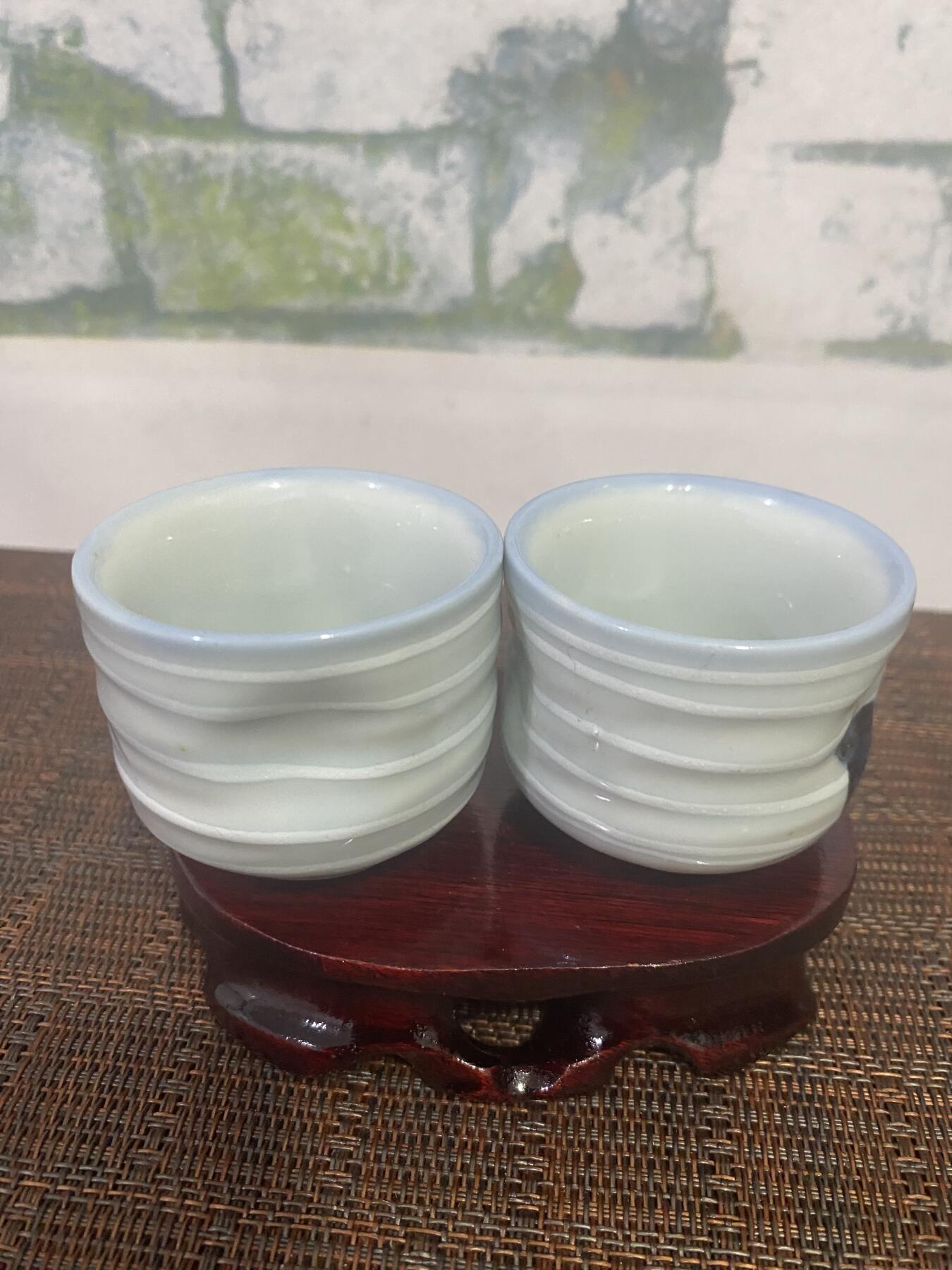 江南站杂件场 杯子两个，年代不详