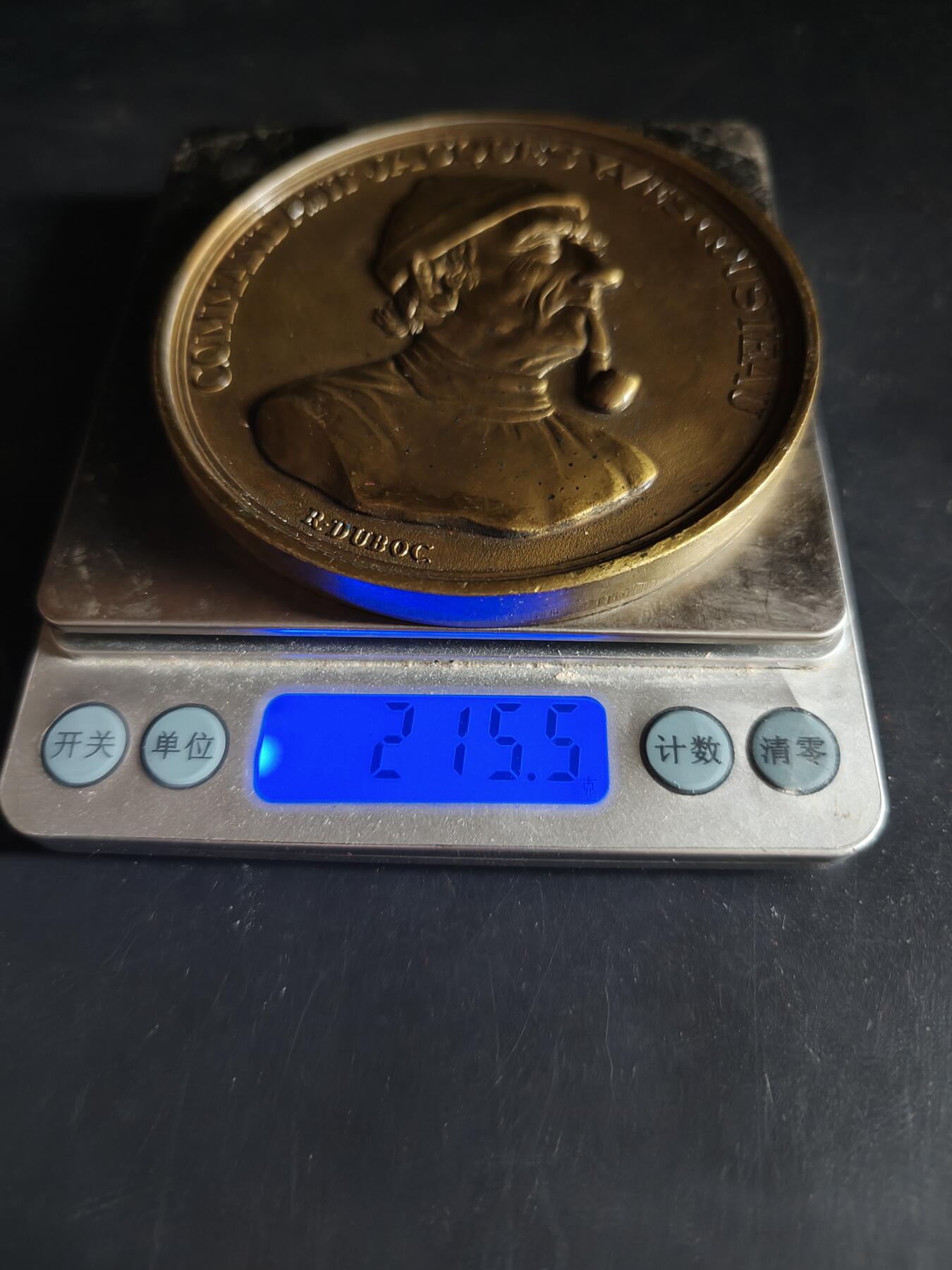 老王徽章第190期 法国罗伯特拉丰特出版社海军探险家雅克·库斯托纪念章 原盒 直径90mm  重量215.5g