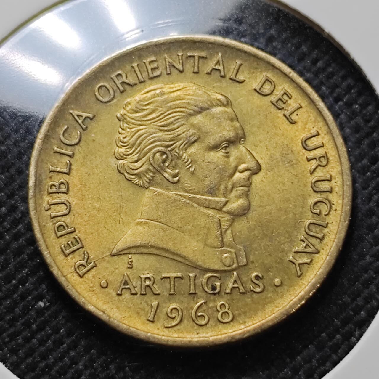 KK钱币收藏小铺  第410期 2月预留时间 周末发货  1968乌拉圭5比索铜币