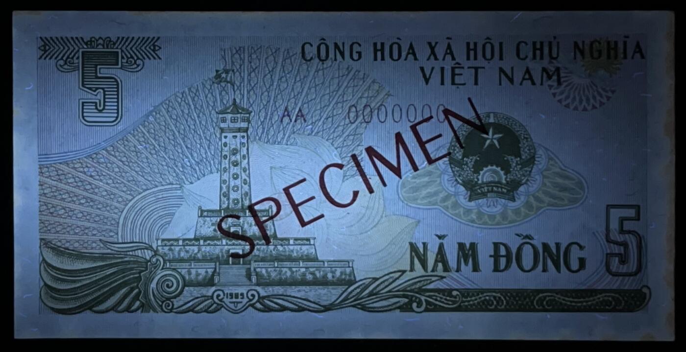 小福收藏拍卖第203期 裸钞场 本期有多张豹子号靓号 仅发行1000枚亚克力砖封蒙古20000图格里克帝国800周年纪念钞 瑞士200法郎 百慕大样钞洋葱冠全套 巴林首版大全套 卡塔尔四张套 越南 保加利亚 马其顿等多国精美纸币