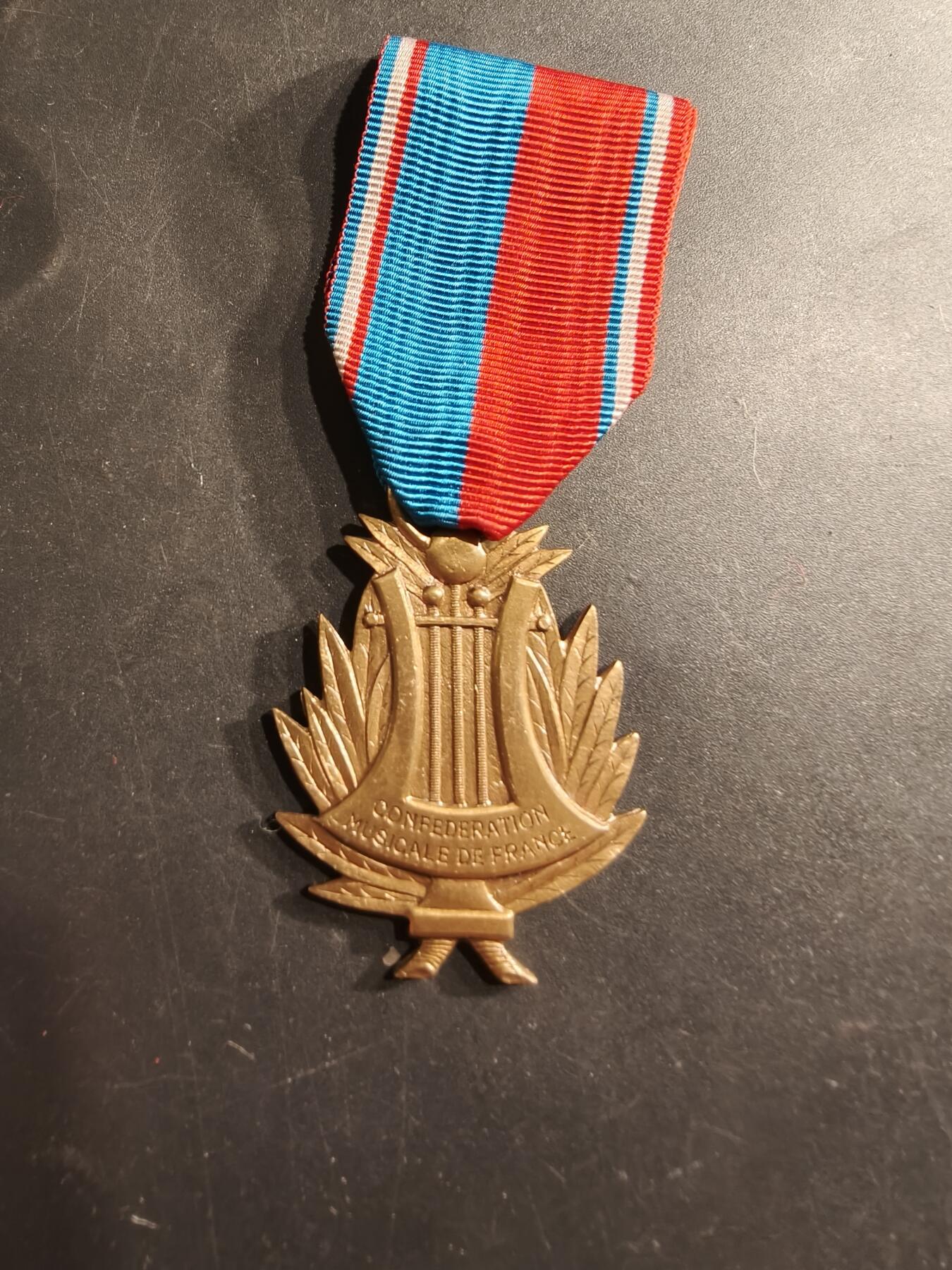 老王徽章第190期 法国金级音乐协会奖章