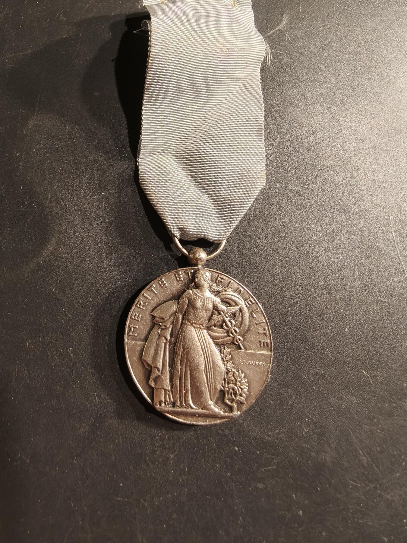 老王徽章第190期 法国银级食品零售店、分店、超级市场、大卖场全国联合会纪念章