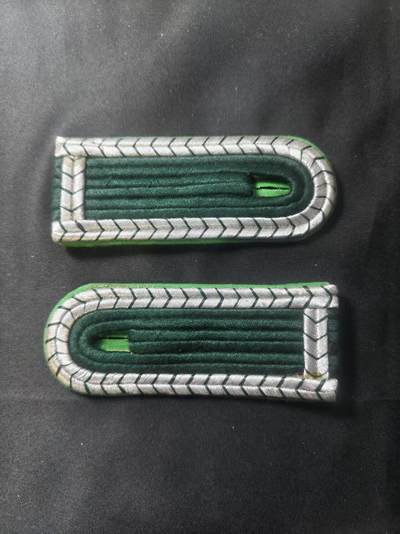 云宸嘉赏-勋臻文献佳藏优品精选场次（低佣 转发佣金红包） - 民主德国边防警察准尉肩章 