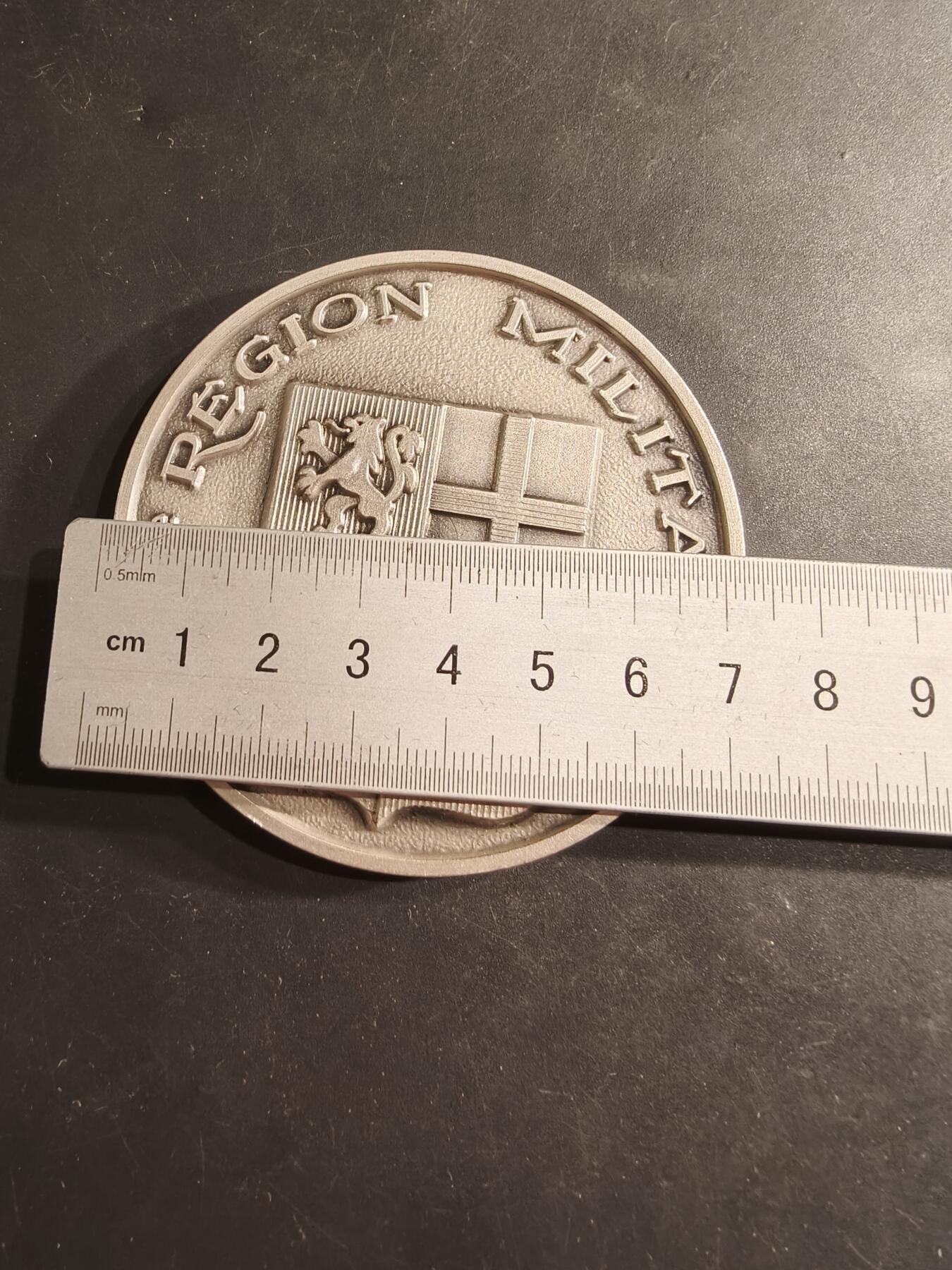 老王徽章第190期 法国陆军第5军区镀银大铜章     直径72mm    重量194.6g