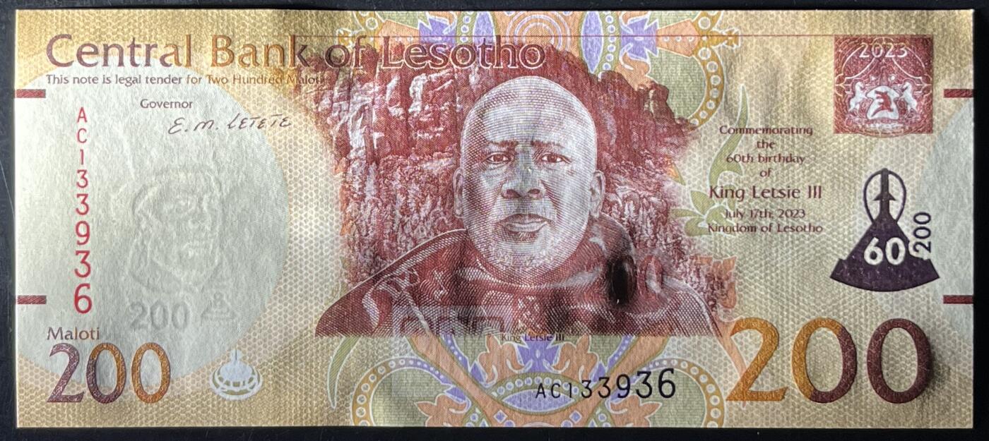 小福收藏拍卖第203期 裸钞场 本期有多张豹子号靓号 仅发行1000枚亚克力砖封蒙古20000图格里克帝国800周年纪念钞 瑞士200法郎 百慕大样钞洋葱冠全套 巴林首版大全套 卡塔尔四张套 越南 保加利亚 马其顿等多国精美纸币