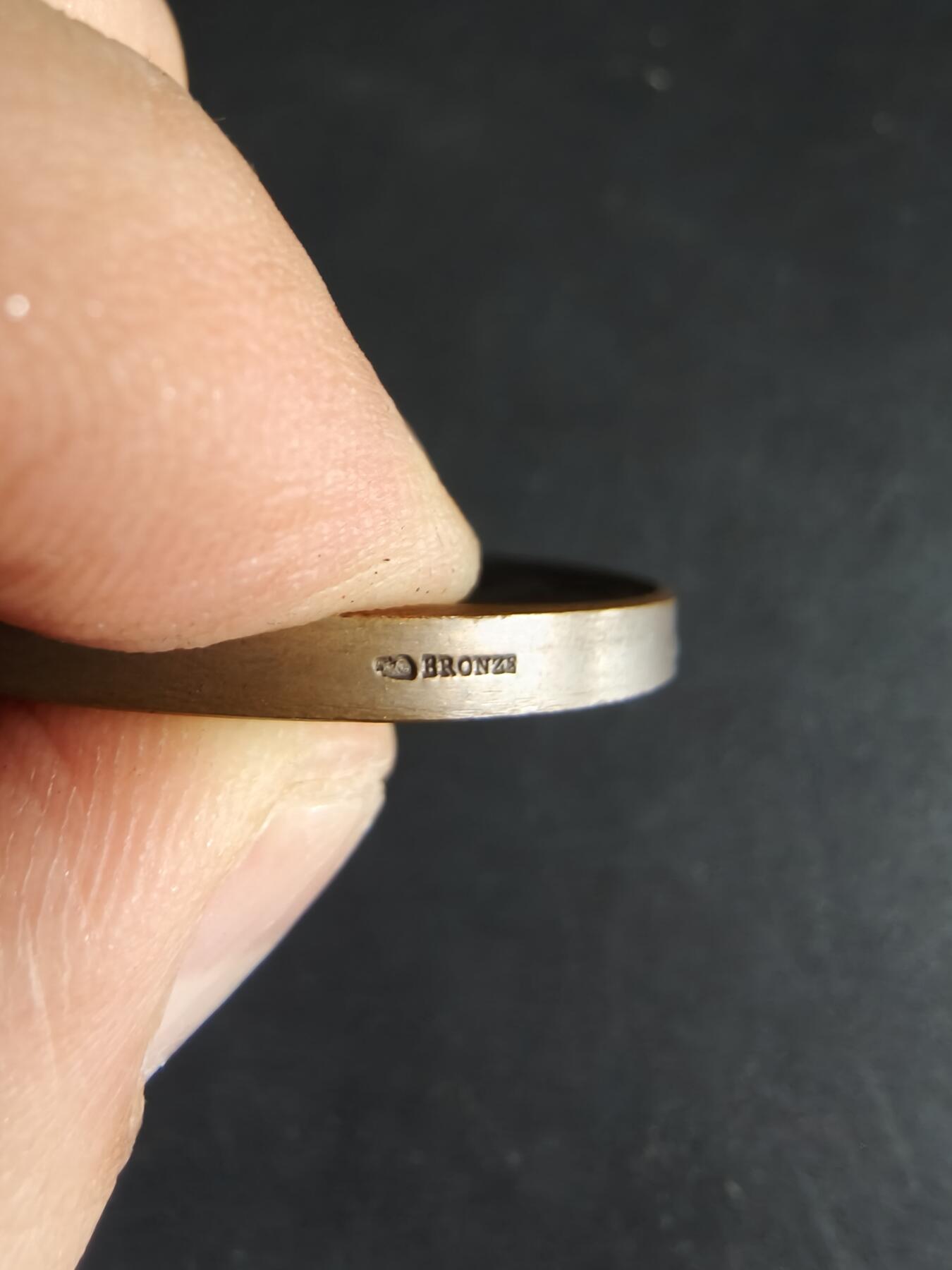 老王徽章第190期 法国利摩日国立装饰艺术学院大铜章     大师路易·波特作品     原盒       直径45mm      重量53.6g