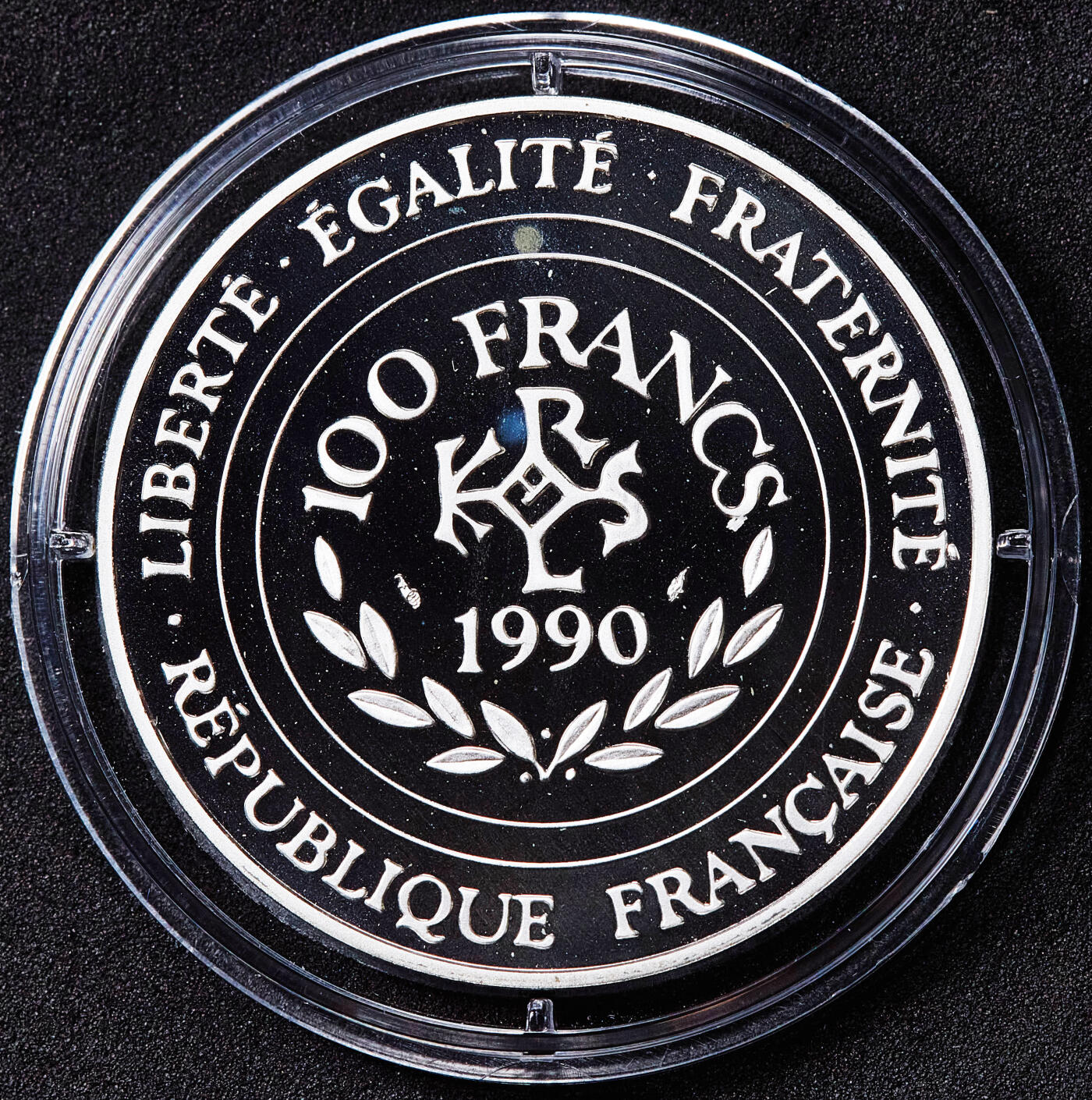 【俄甄集藏】2026年(050)04-01星期三 晚 19:30 全场包邮