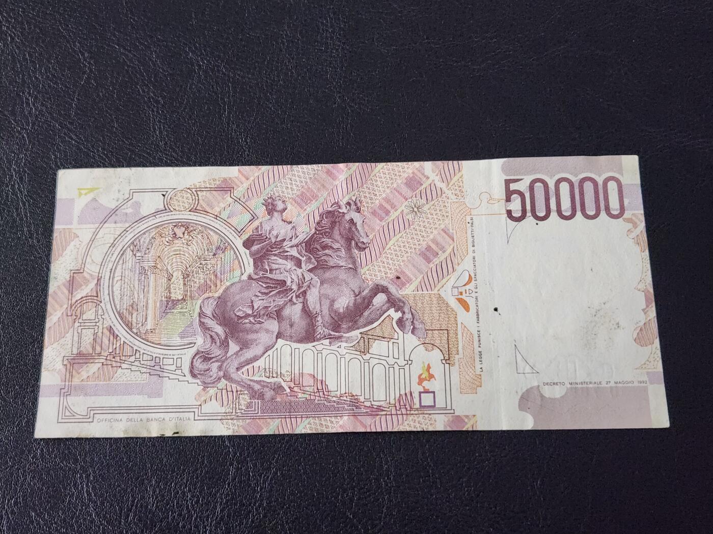 3月28号晚上8点 外国纸币自动截拍第47场 意大利50000极美品