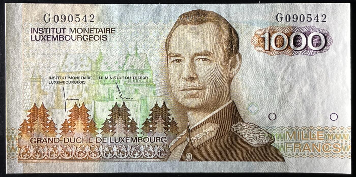 小福收藏拍卖第203期 裸钞场 本期有多张豹子号靓号 仅发行1000枚亚克力砖封蒙古20000图格里克帝国800周年纪念钞 瑞士200法郎 百慕大样钞洋葱冠全套 巴林首版大全套 卡塔尔四张套 越南 保加利亚 马其顿等多国精美纸币