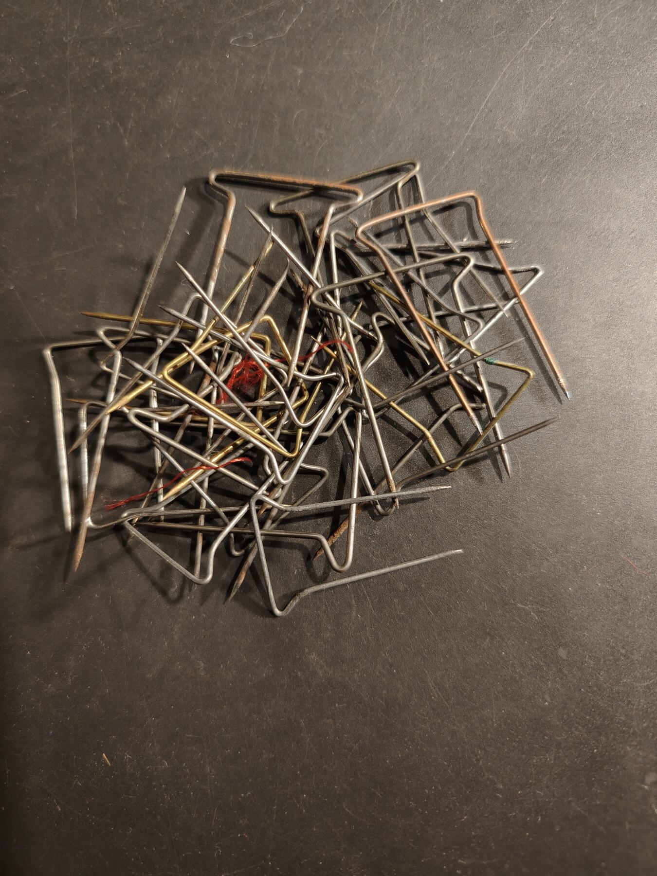 老王徽章第190期 法国针插一组27枚