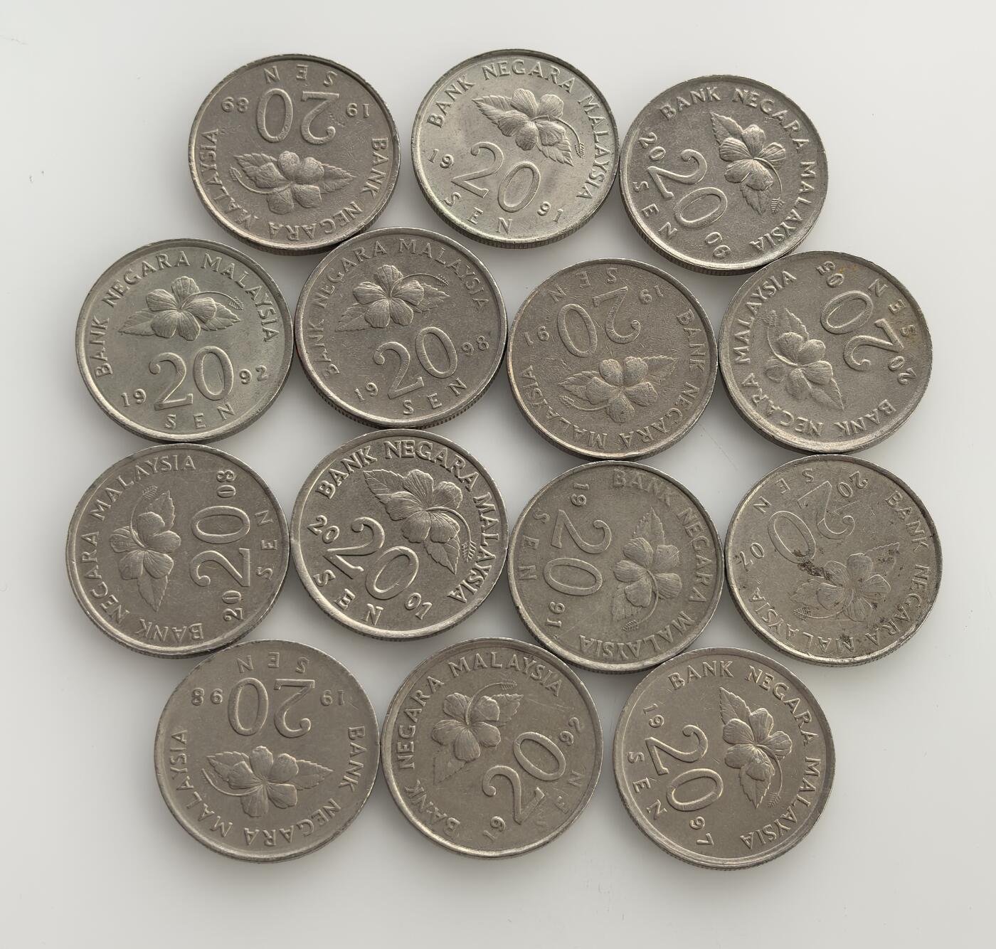 外国优质老铜币银币苏联纪念章，每周六晚九点倒数截拍，满百包邮可寄存，持续收拍