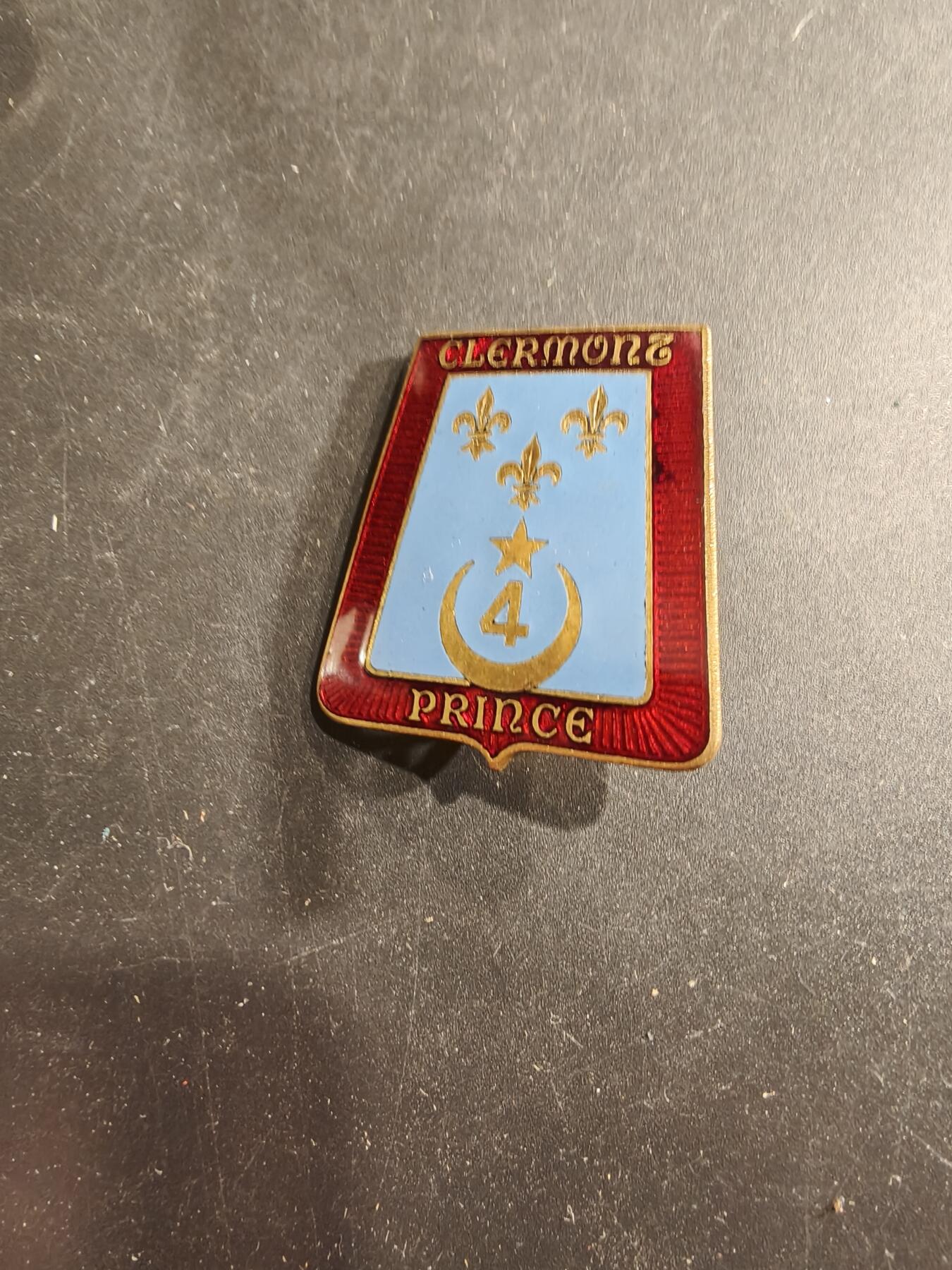 老王徽章第190期 法国陆军第4猎兵团证章