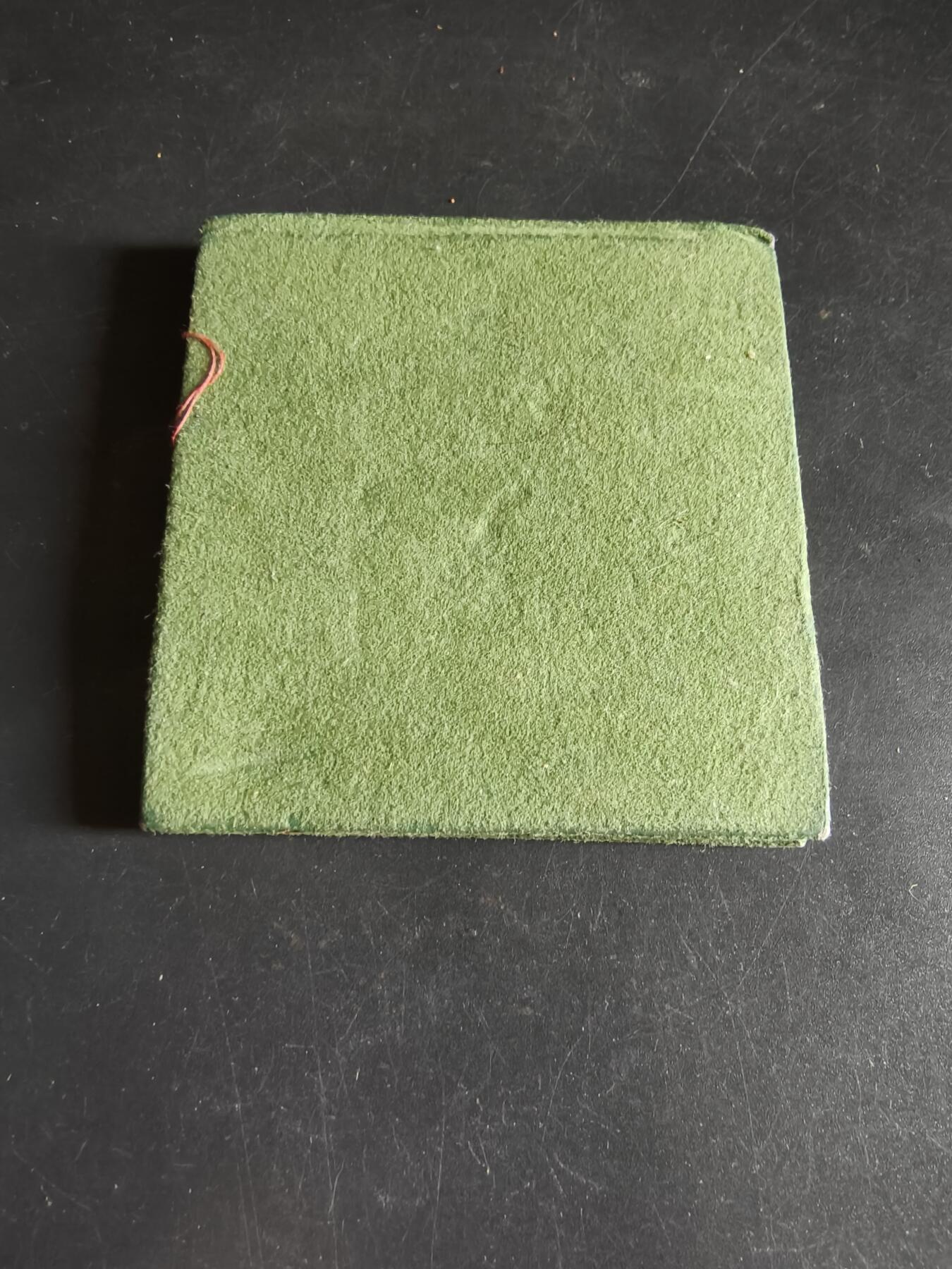 老王徽章第190期 法国红十字会献血纪念铜章     原盒     直径50mm     重量52.6g