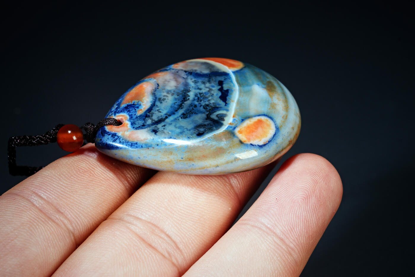 上海都达杂项专场六十九【全场包邮】 天然缠丝草花玛瑙水滴挂件 附鉴定证书94-148