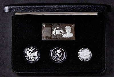 【俄甄集藏】2026年(050)04-01星期三 晚 19:30 全场包邮 - 澳大利亚1990年货币杰作1元精制银币4枚一套，原盒，圆形银币单枚重11.49克，方形银币重40.5克，均为925银，发行量22499套