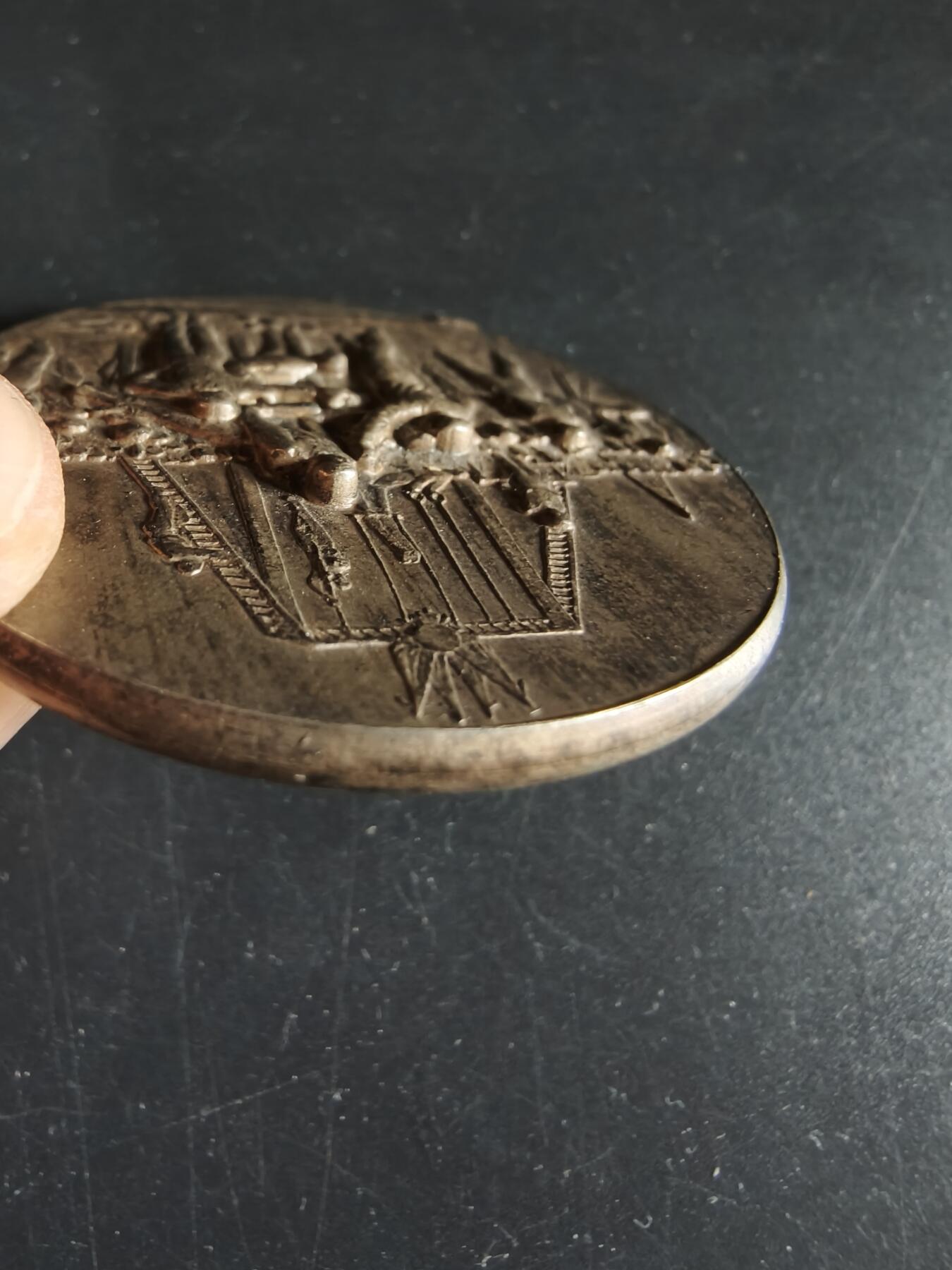 老王徽章第190期 法国马孔市体操联合会镀银大铜章    原盒    高浮雕     直径50mm     重量52.7g