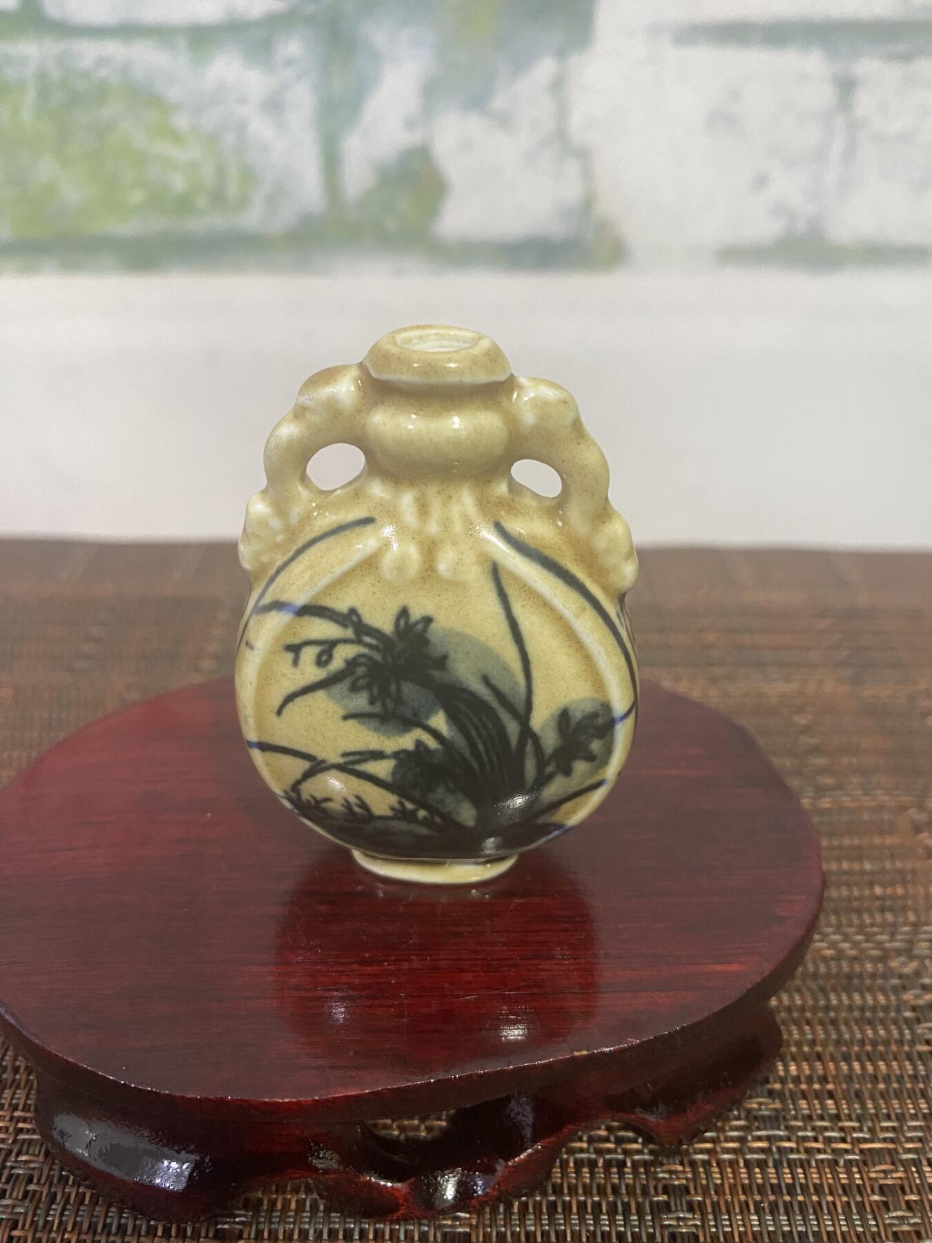 江南站杂件场 鼻烟壶